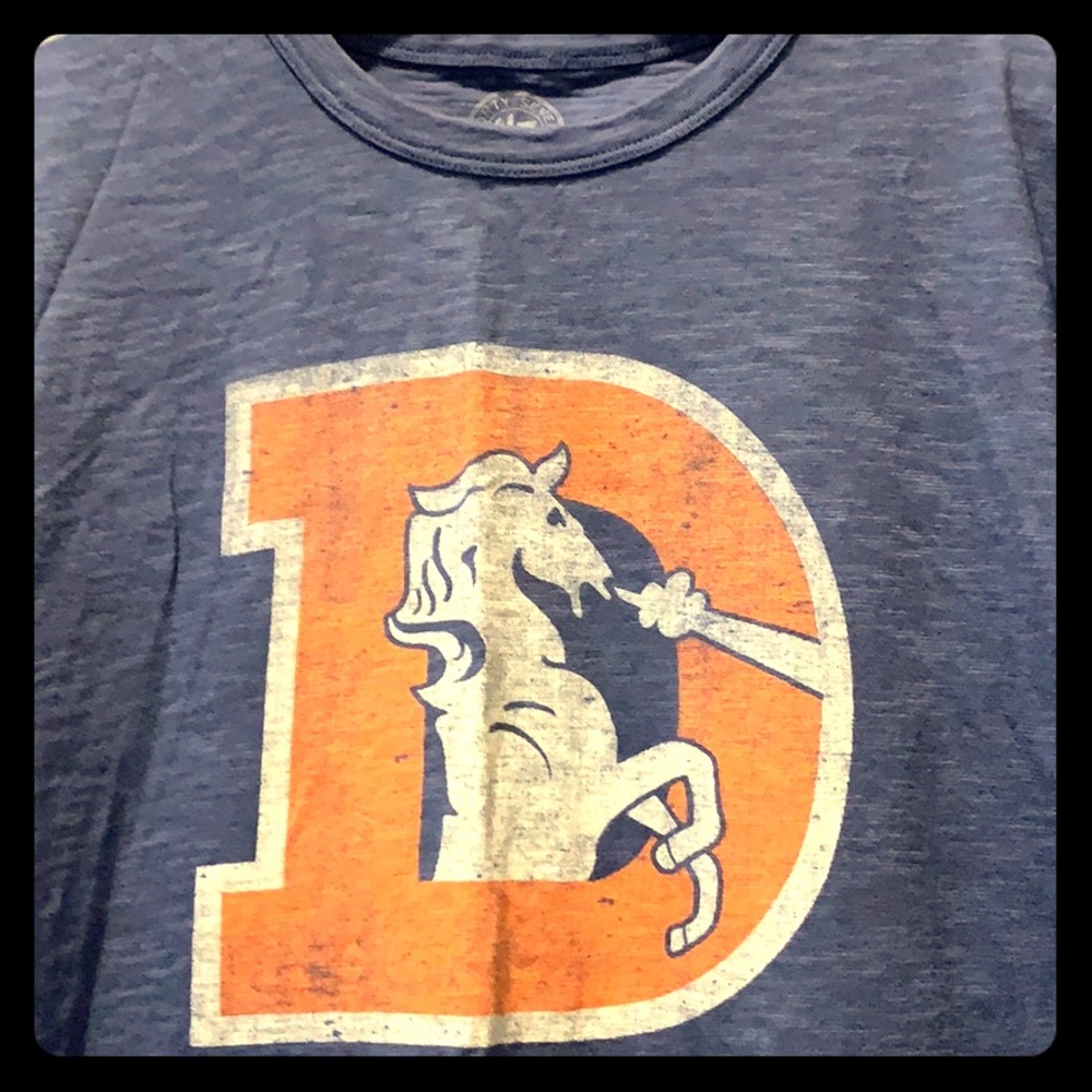 Denver Broncos t-shirt